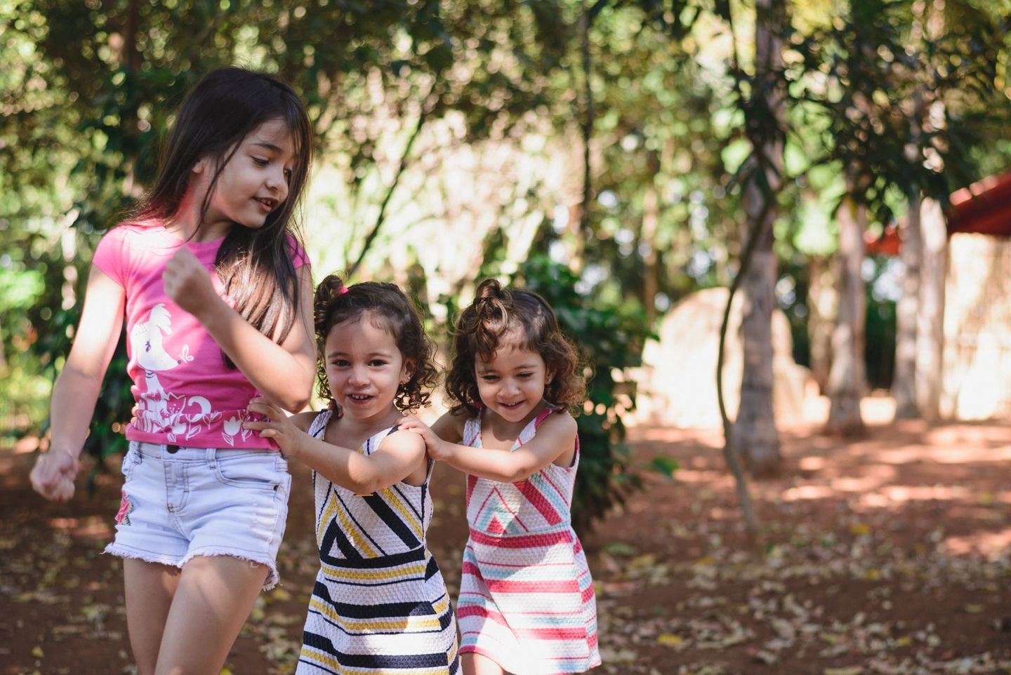 Um dia na fazenda - Laura e Gabriela Um dia na fazenda - Laura e Gabriela